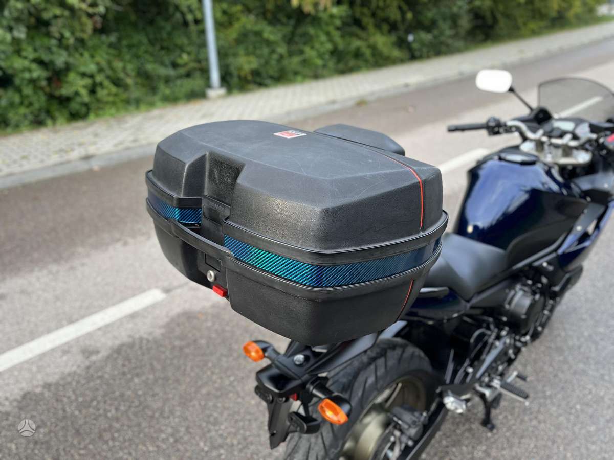 Yamaha XJ6 600cc, street / classic
