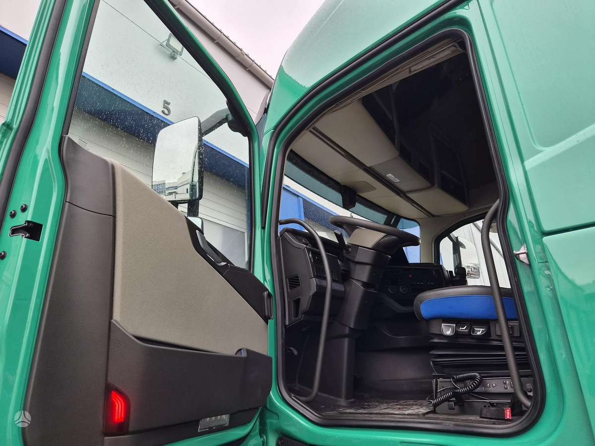 Volvo FH 460, double sleeper