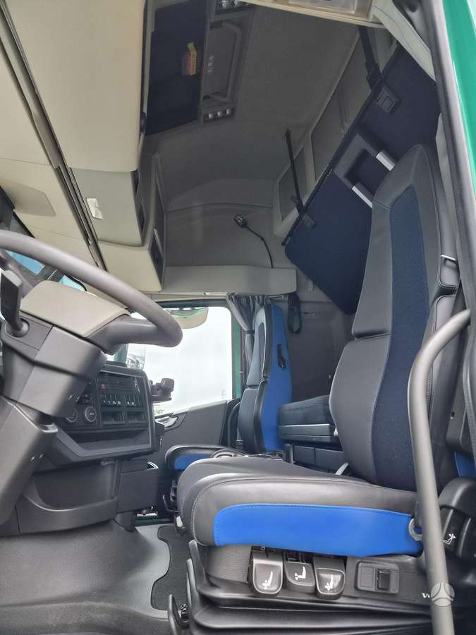 Volvo FH 460, double sleeper