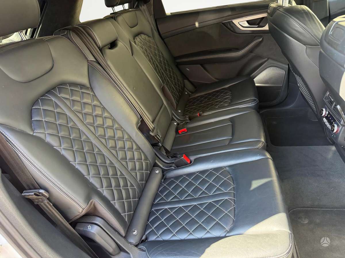 Audi SQ7, 4.0 l., off-road / crossover