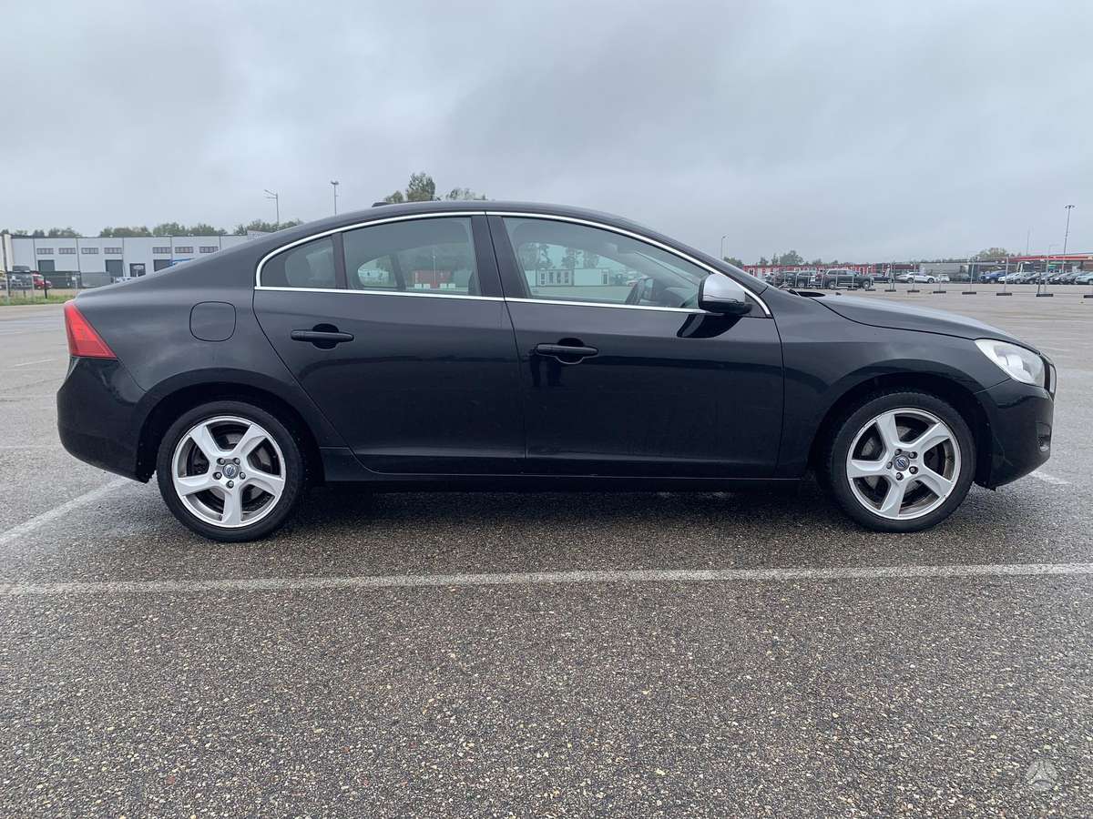 Volvo S60, 2.0 l., Седан