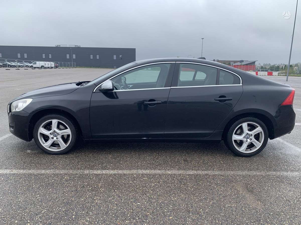 Volvo S60, 2.0 l., Седан