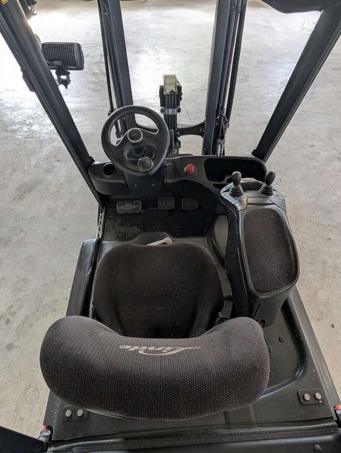 Linde E14-02, šakiniai krautuvai