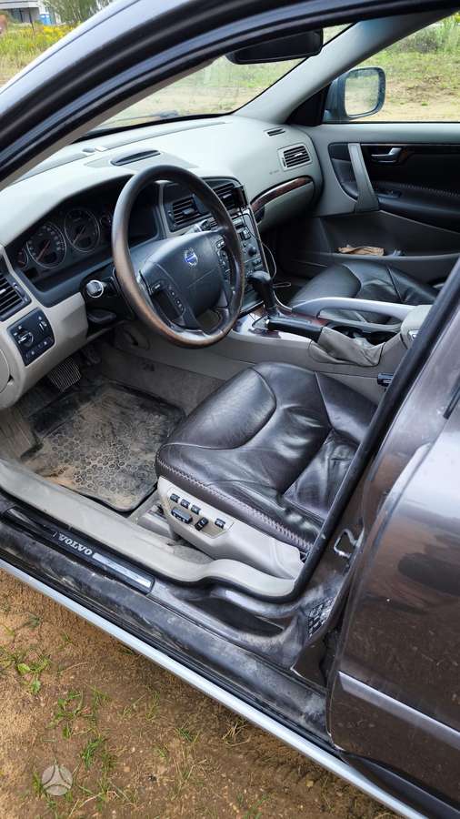 Volvo XC70, 2.4 l., wagon