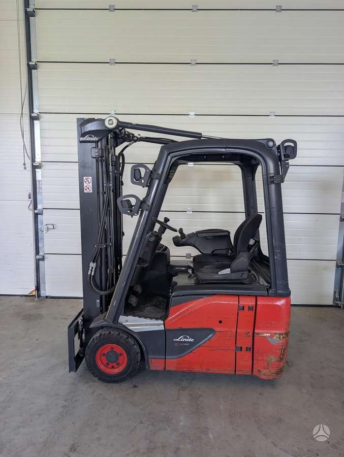Linde E14-02, forklifts