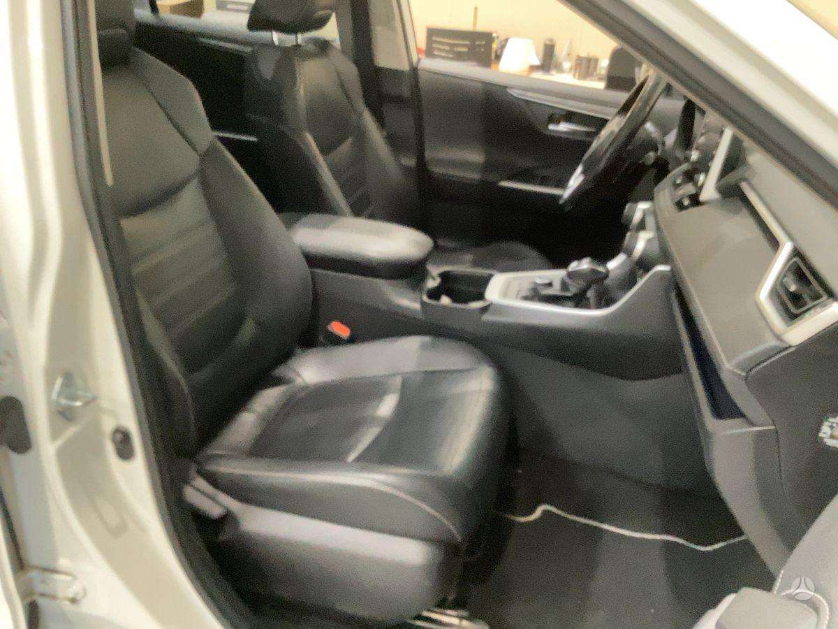 Toyota RAV4 - 9