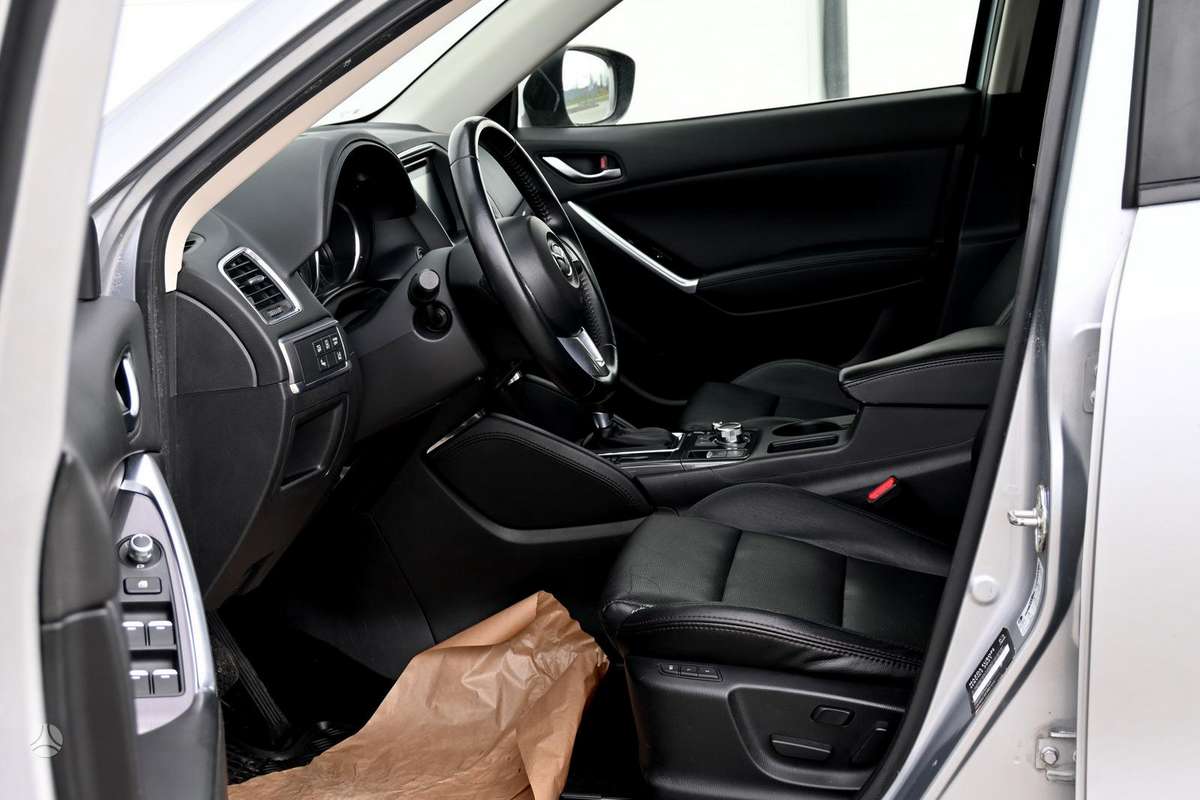 Mazda CX-5, 2.2 l., off-road / crossover