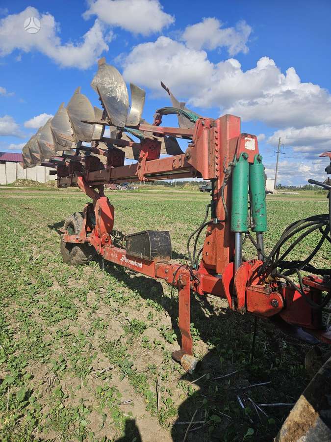 Kverneland Pg100, ploughs