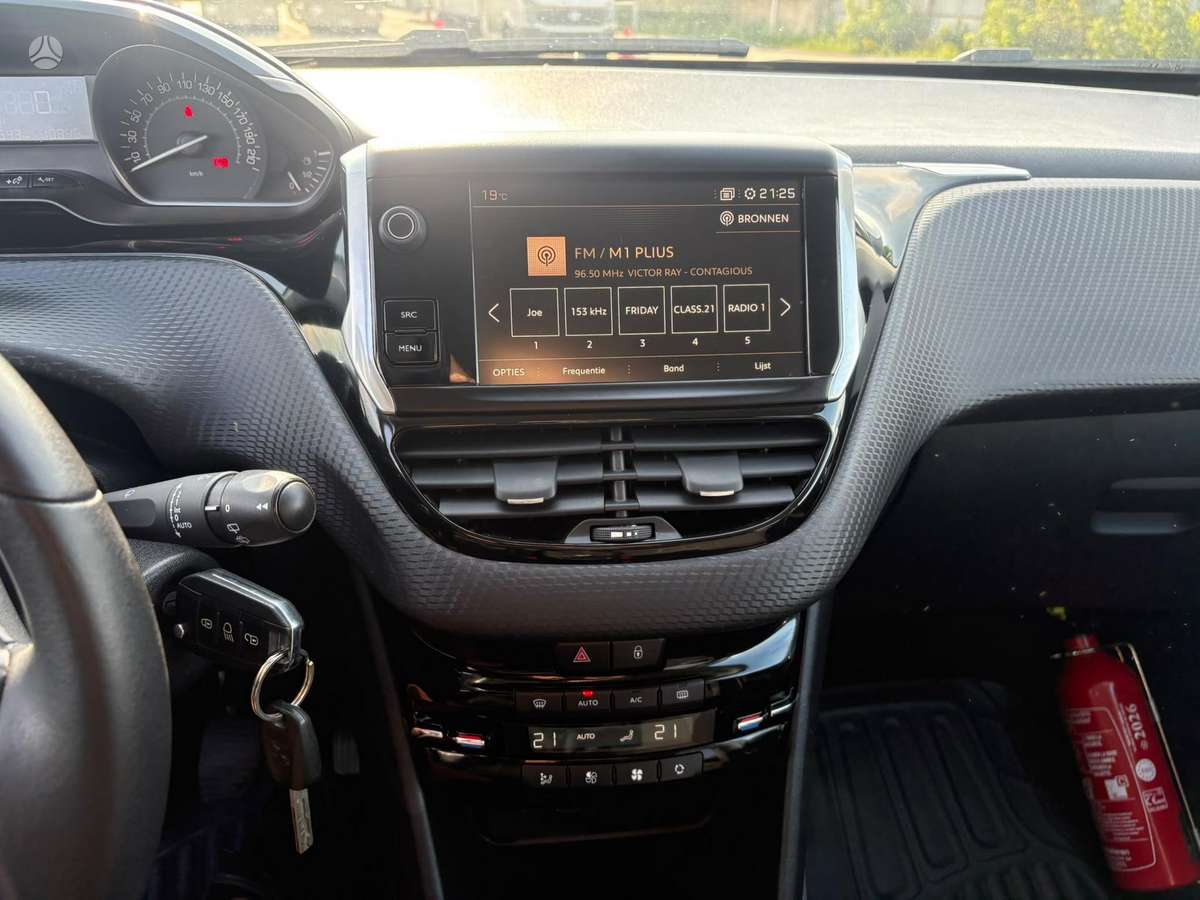 Peugeot 2008 - 10