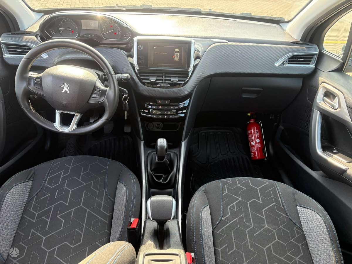 Peugeot 2008 - 11