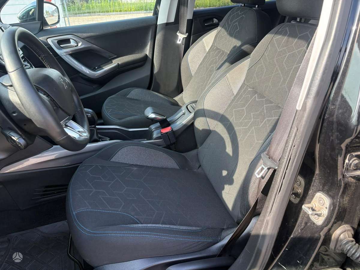 Peugeot 2008 - 12