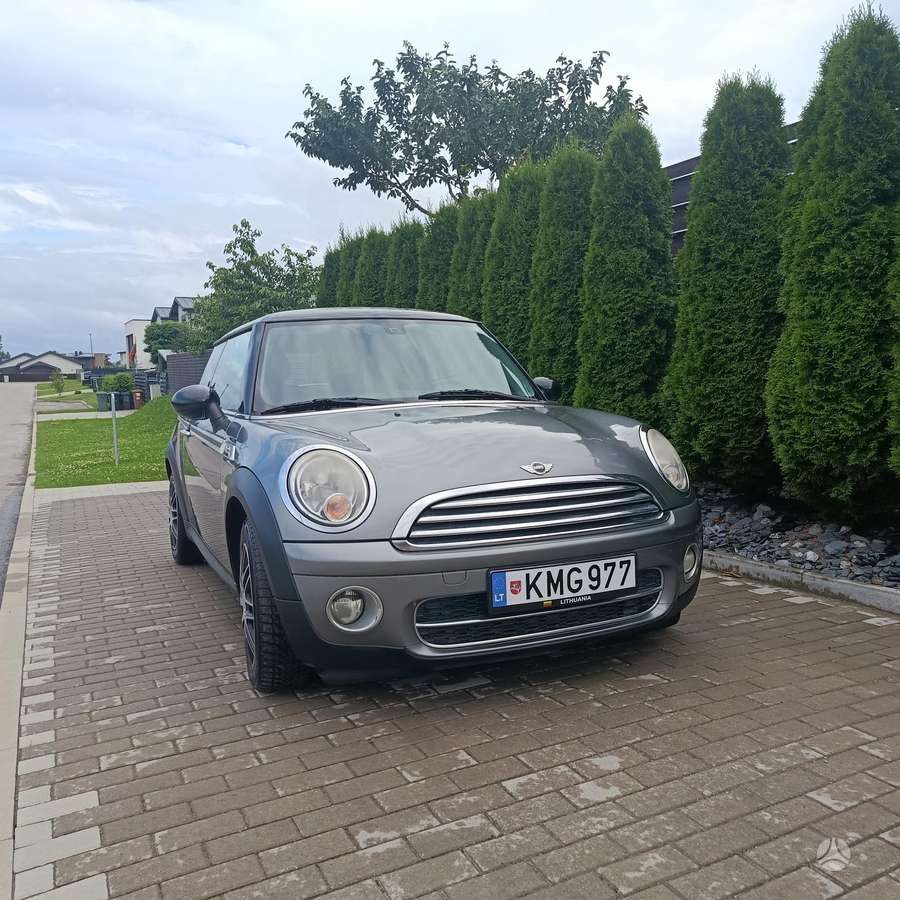 Mini Cooper, 1.6 l., hatchback