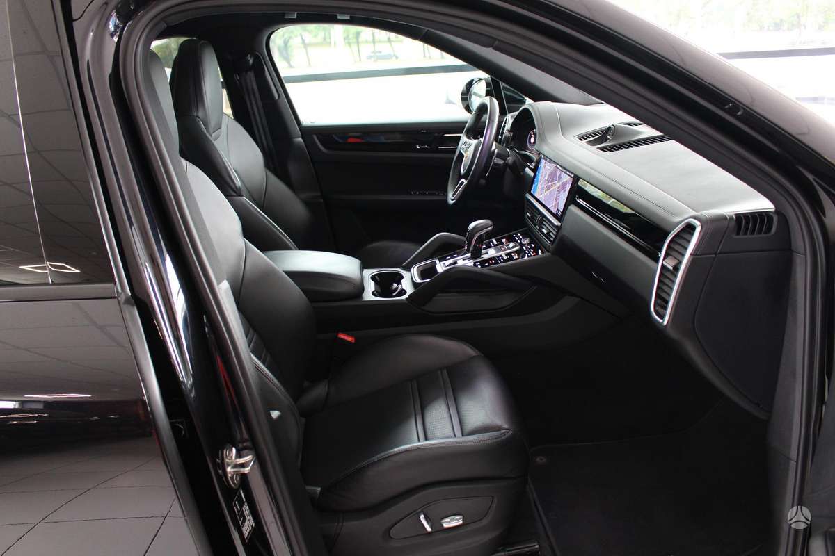 Porsche Cayenne Coupe - 8