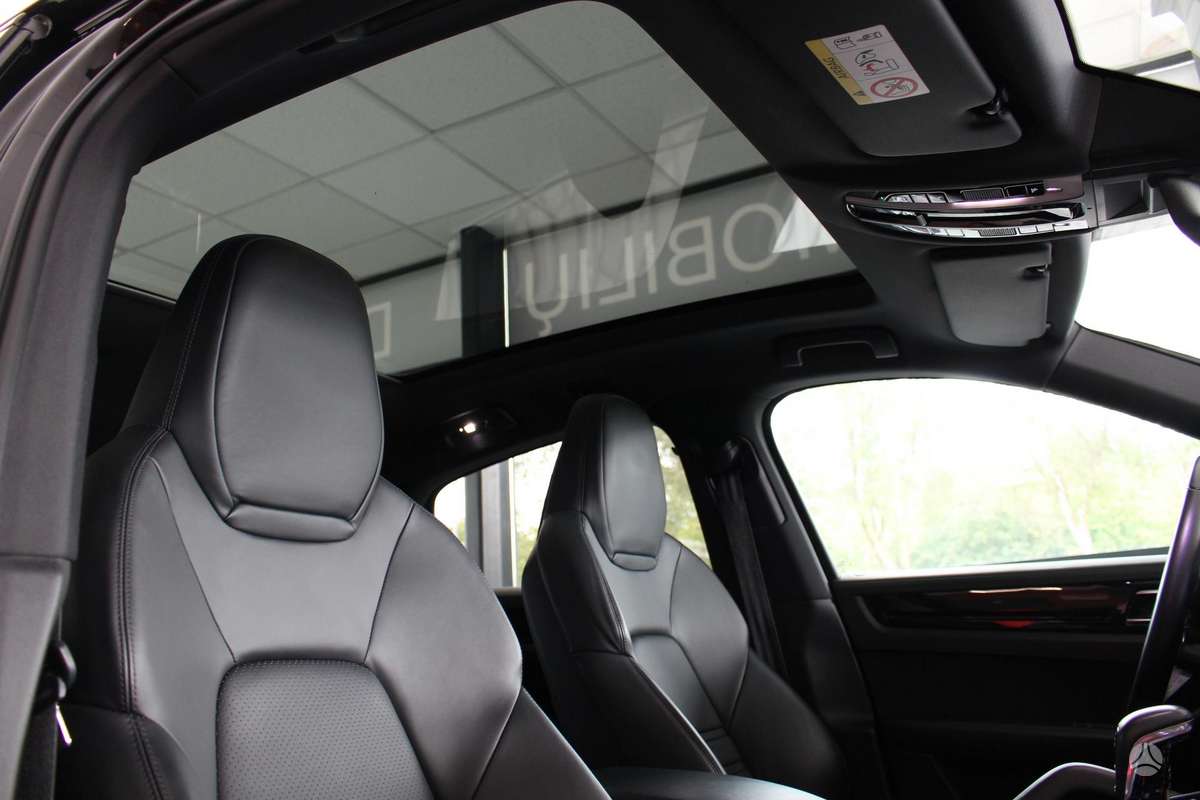 Porsche Cayenne Coupe - 11
