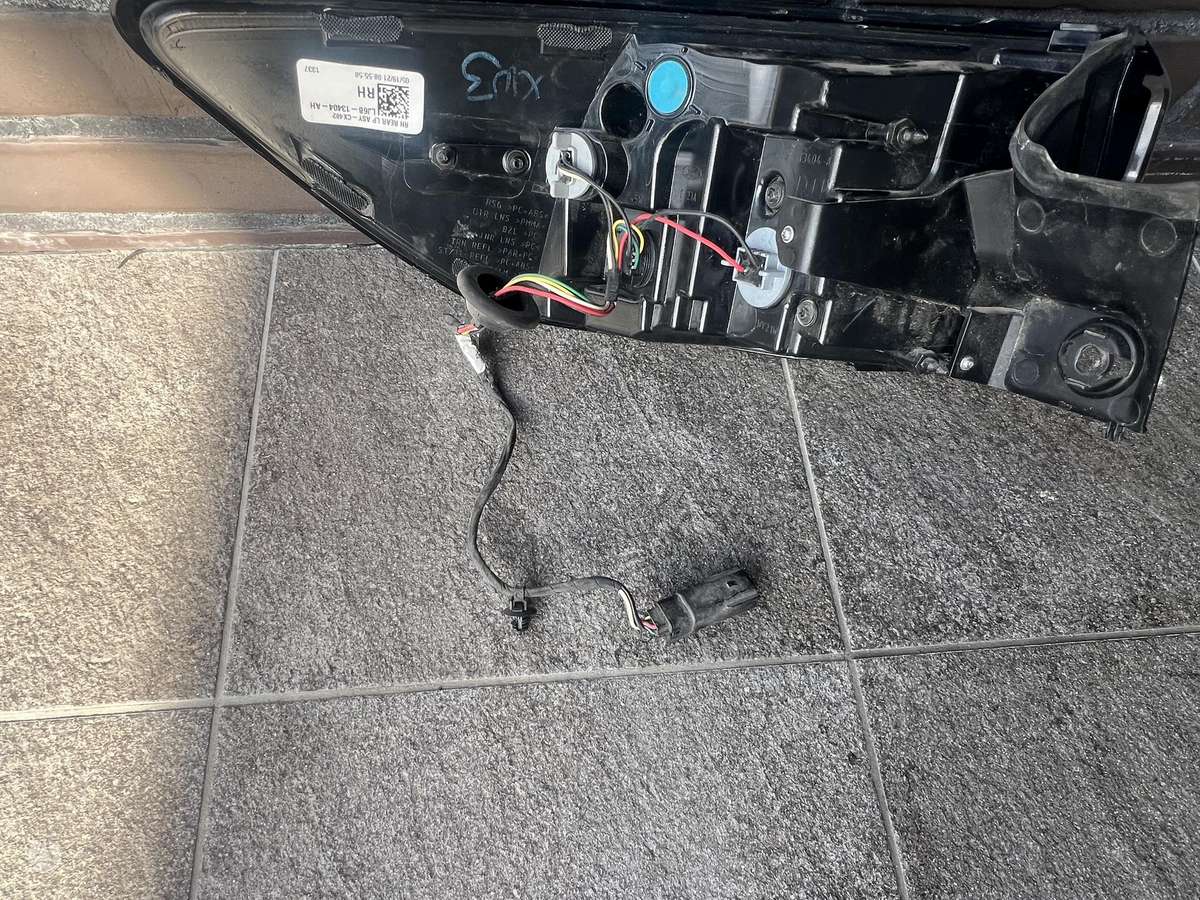 Ford Kuga kėbulo dalys