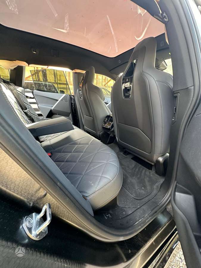 BMW iX, Внедорожник / Кроссовер
