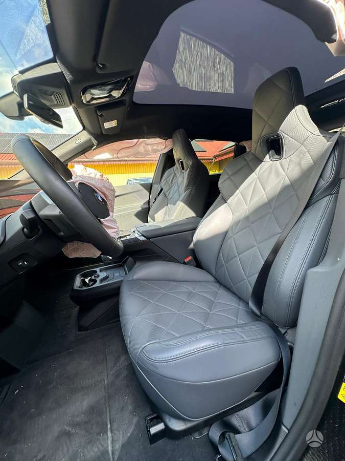 BMW iX, Внедорожник / Кроссовер