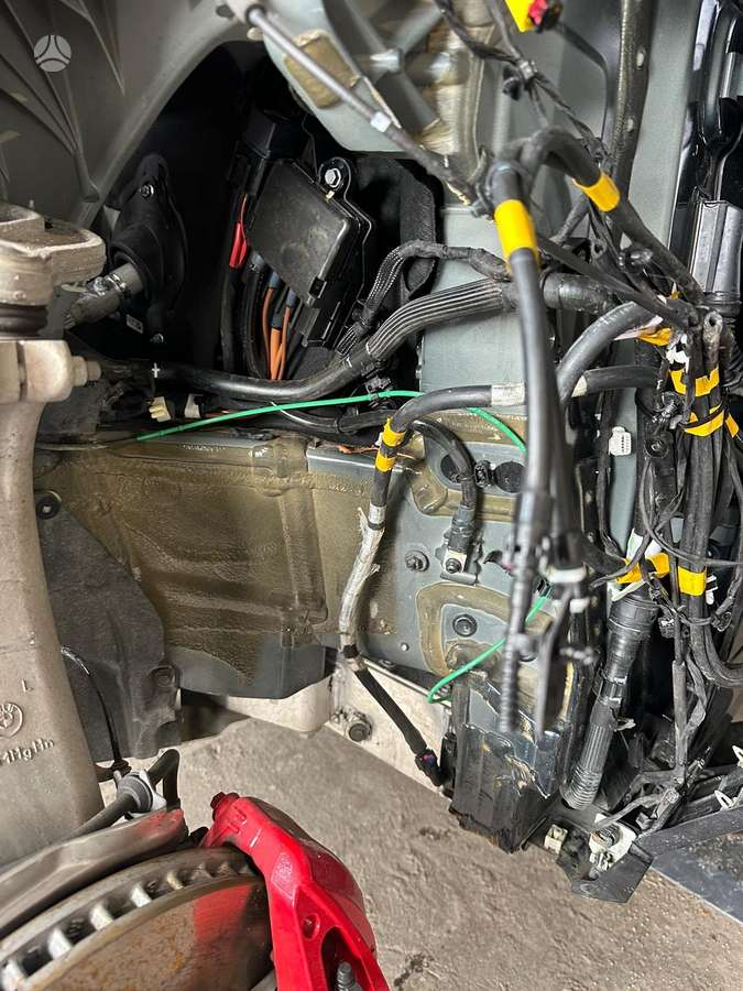 BMW iX, Внедорожник / Кроссовер