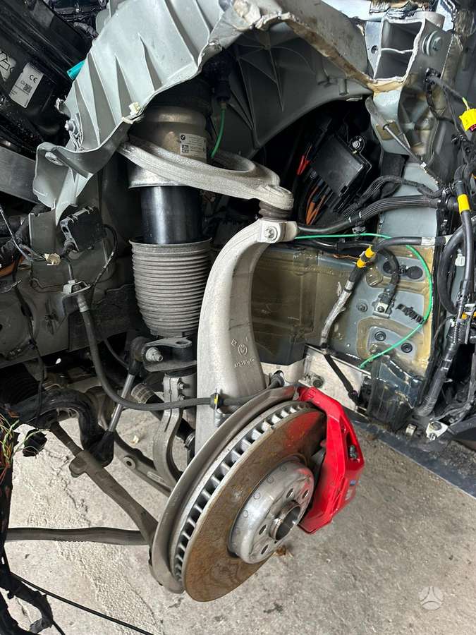 BMW iX, Внедорожник / Кроссовер