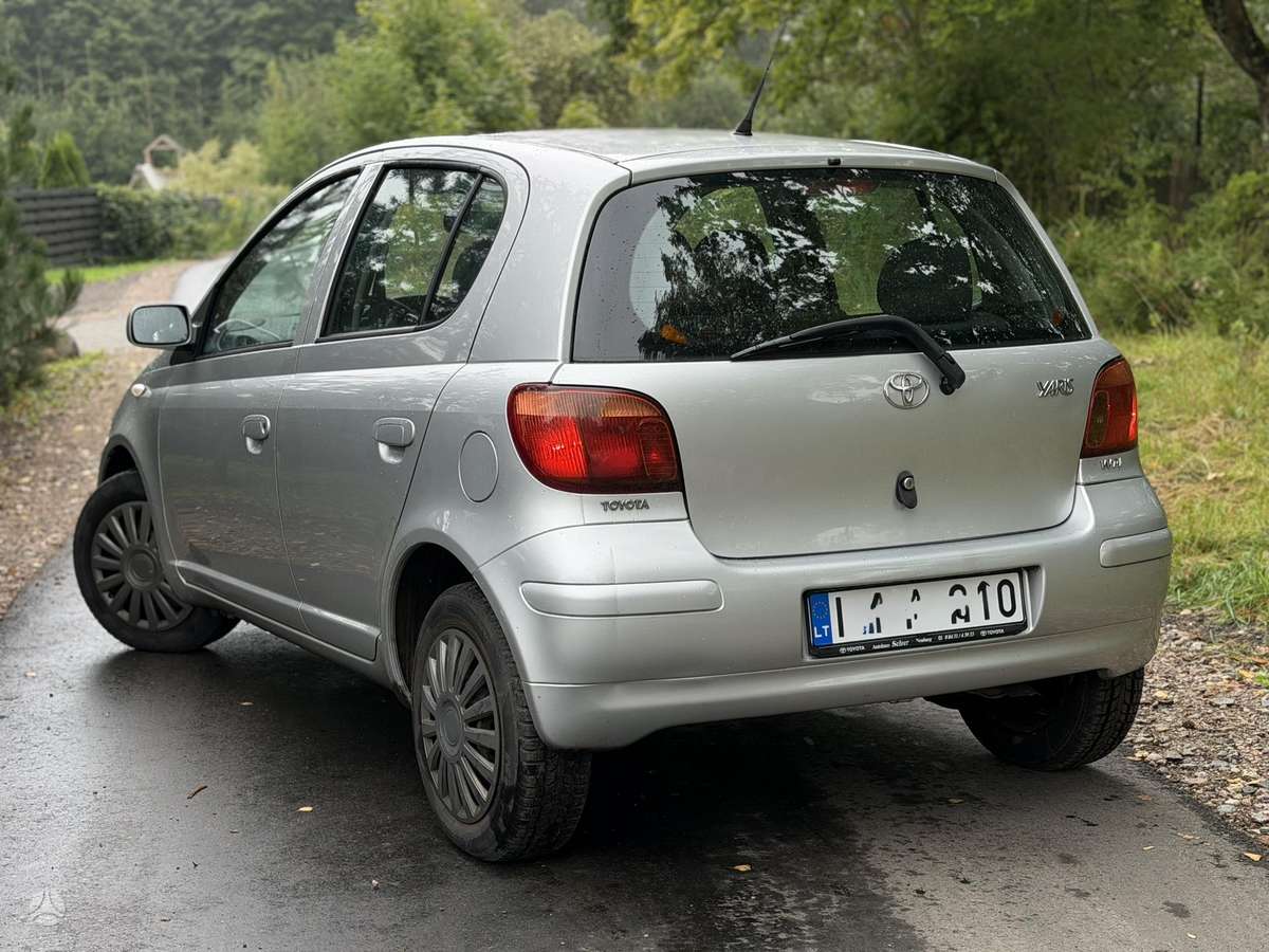Toyota Yaris - 4