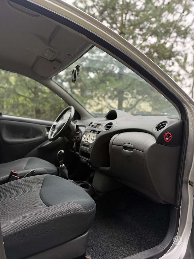 Toyota Yaris - 7