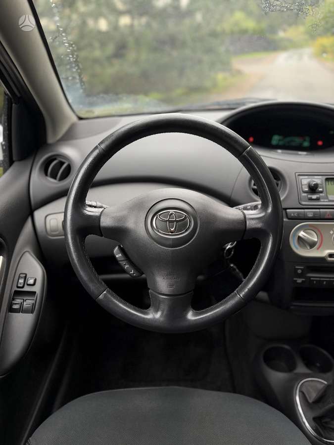 Toyota Yaris - 11
