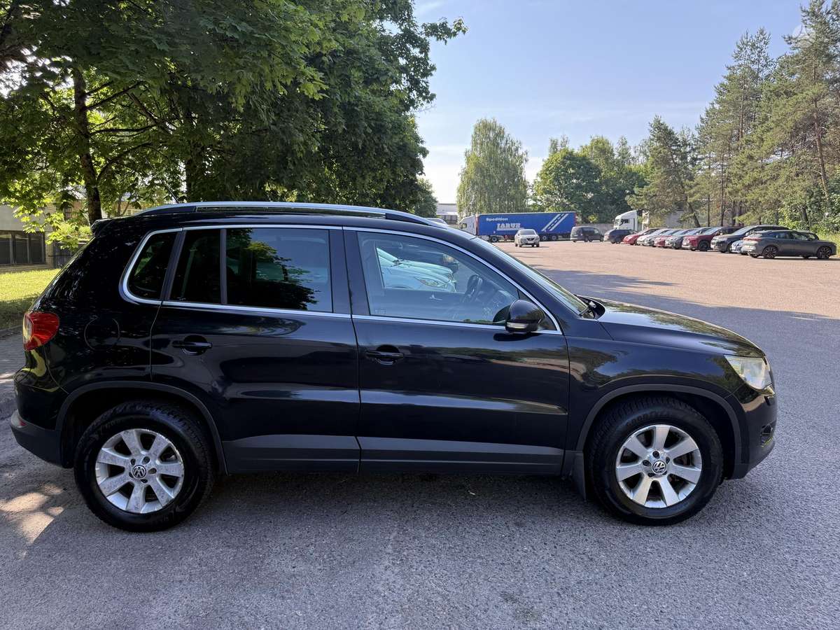 Volkswagen Tiguan - 4