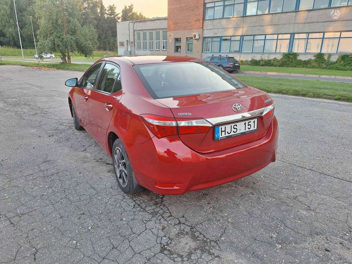 Toyota Corolla - 2