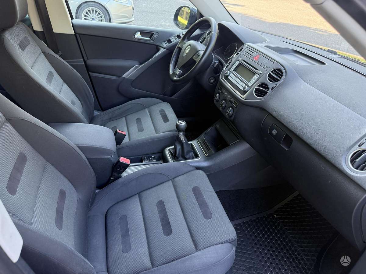 Volkswagen Tiguan - 10