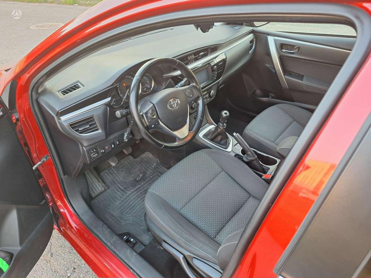 Toyota Corolla - 4