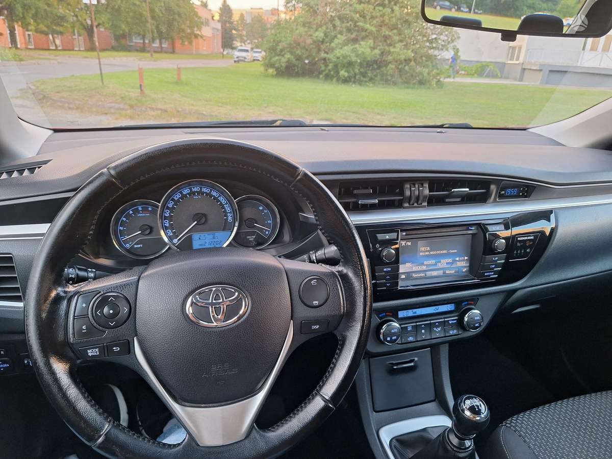 Toyota Corolla - 7
