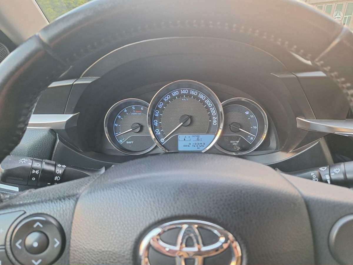 Toyota Corolla - 8