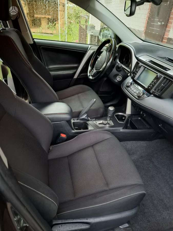 Toyota RAV4 - 9