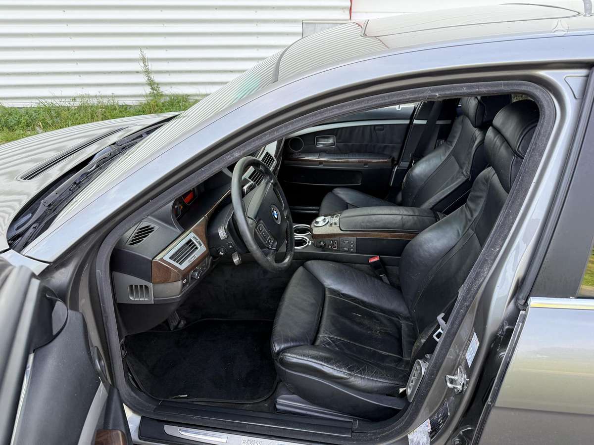 BMW 740, 3.9 l., Седан