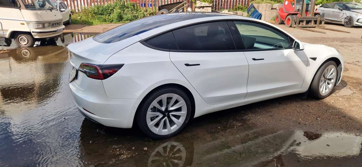 Tesla Model 3 - 3