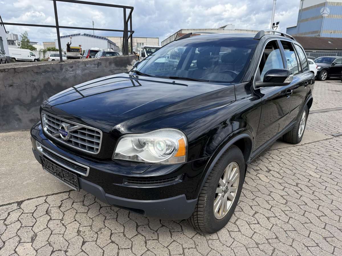 Volvo XC90 - 1