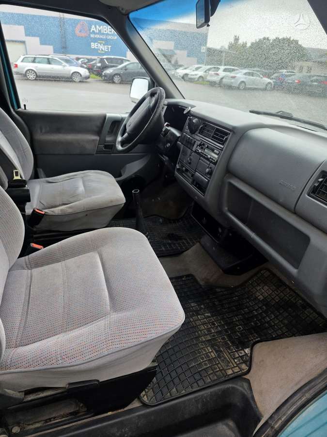 Volkswagen Multivan - 11