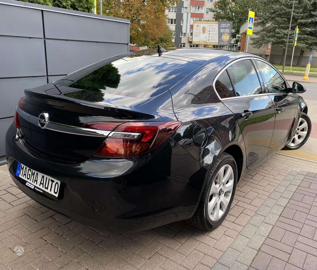 Opel Insignia, 2.0 l., hatchback