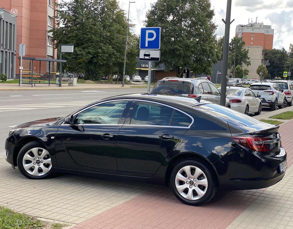 Opel Insignia, 2.0 l., hatchback