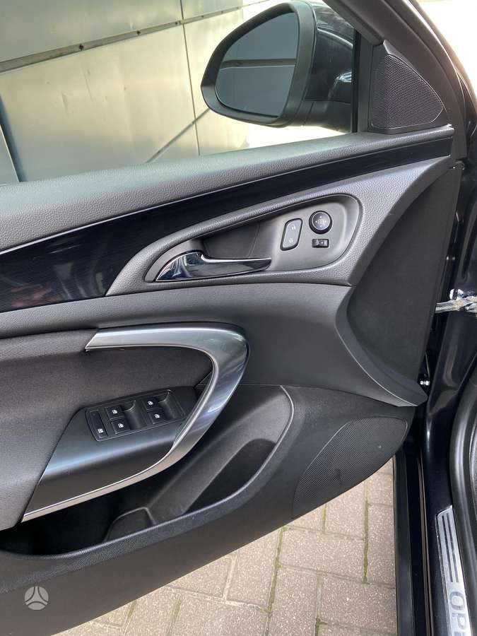 Opel Insignia, 2.0 l., hatchback