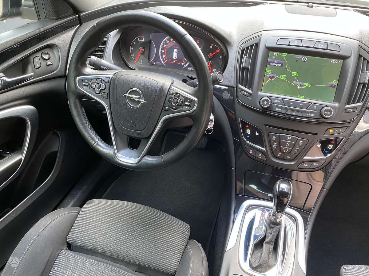 Opel Insignia, 2.0 l., hatchback