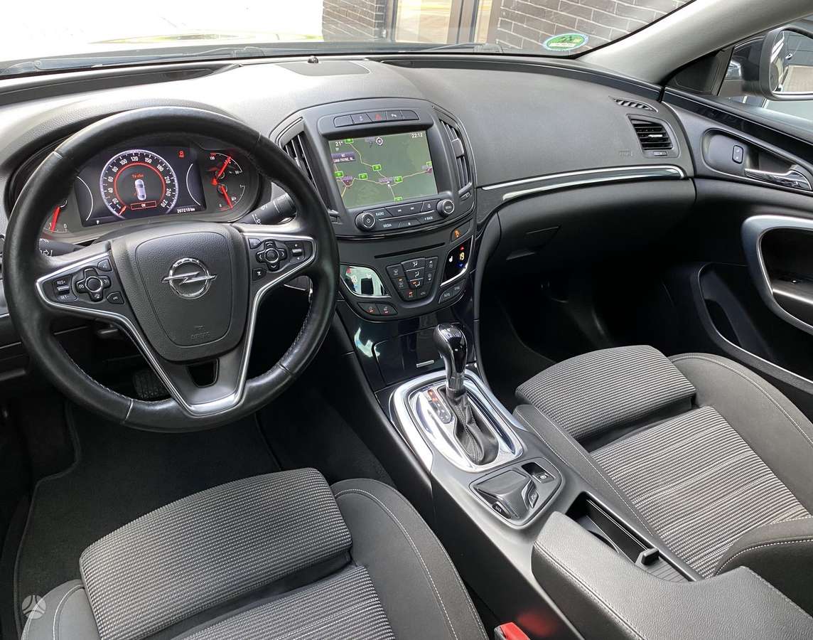 Opel Insignia, 2.0 l., hatchback