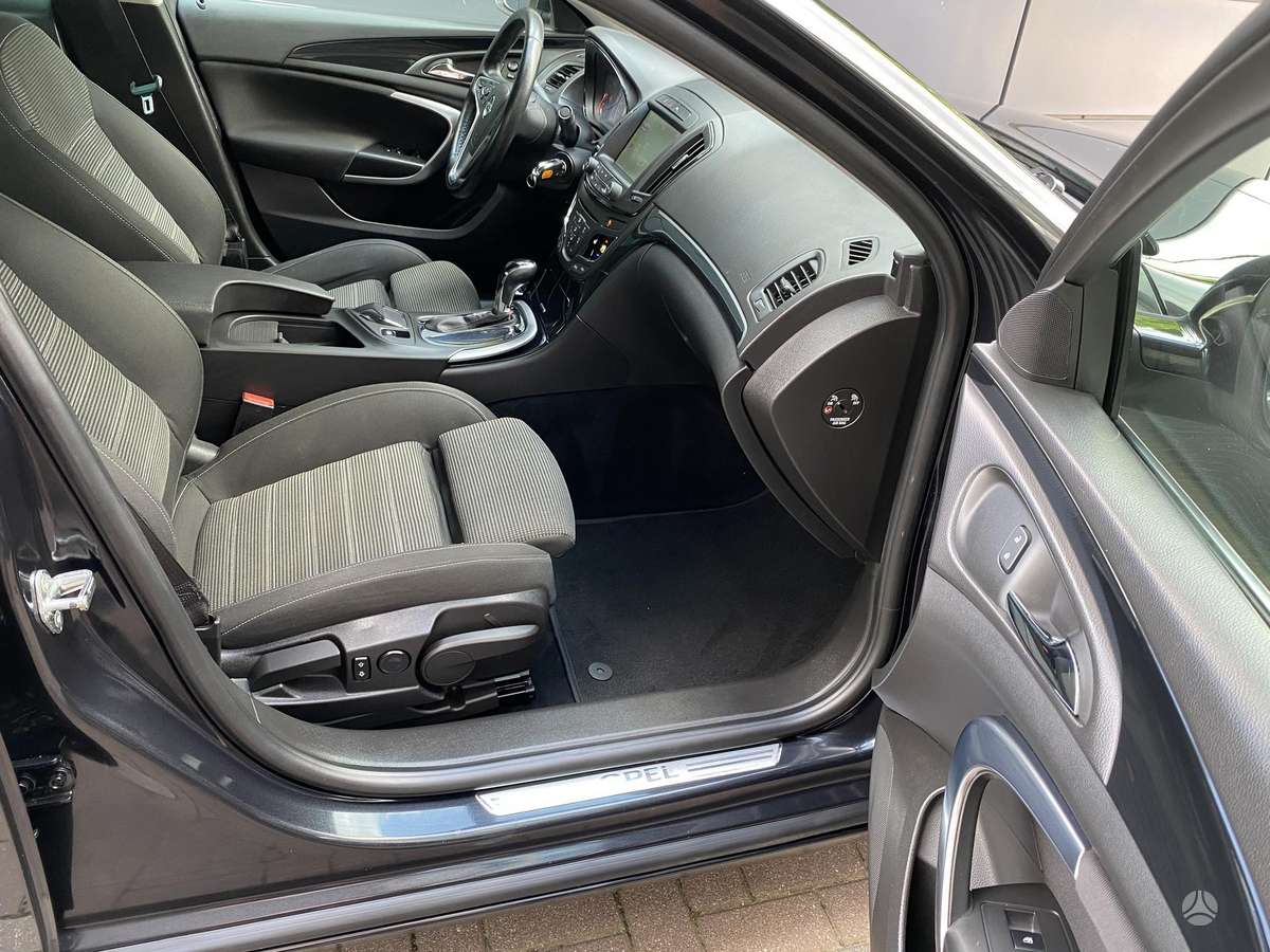 Opel Insignia, 2.0 l., hatchback