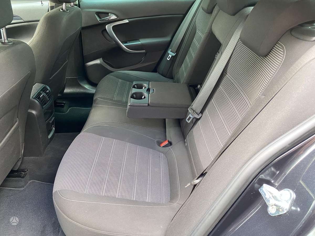 Opel Insignia, 2.0 l., hatchback