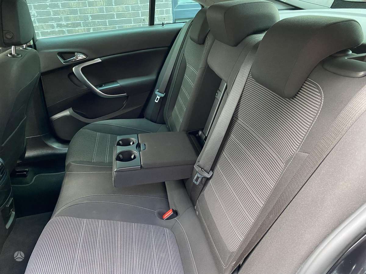 Opel Insignia, 2.0 l., hatchback