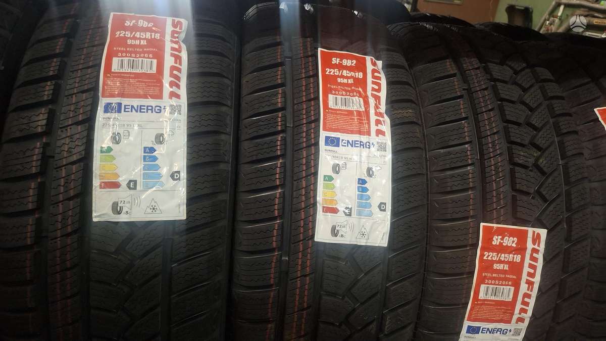 Sunfull Sf982, зимние 225/45 R18
