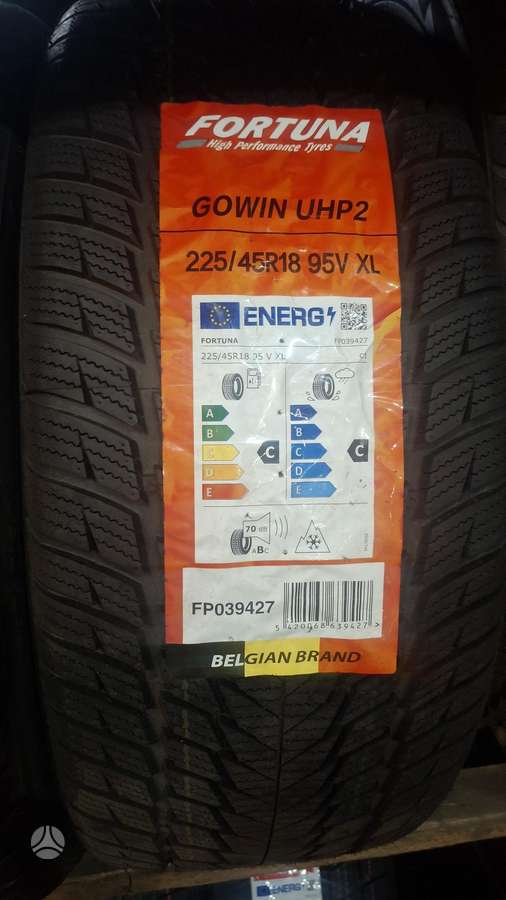 Sunfull Sf982, winter 225/45 R18