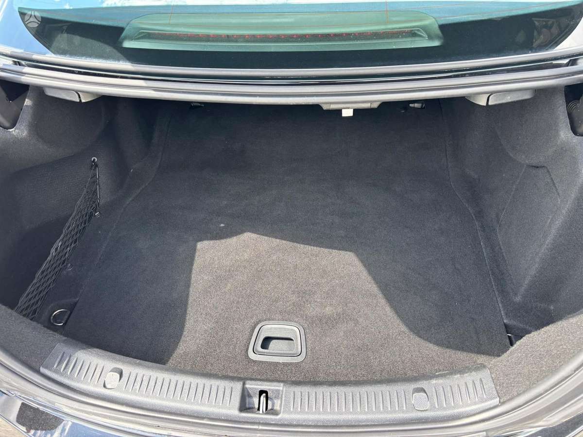 Mercedes-Benz E220, 2.0 l., Седан