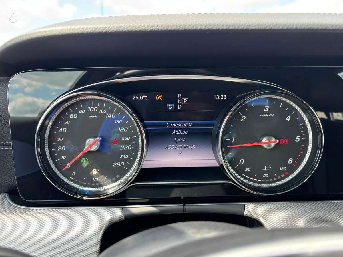 Mercedes-Benz E220, 2.0 l., Седан
