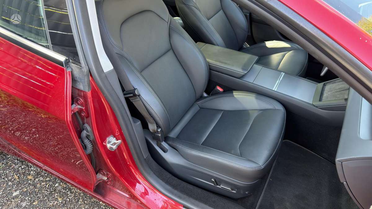 Tesla Model 3, 82 кВт·ч, Хэтчбек